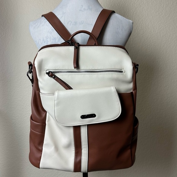 Cluci Switchable Backpack Vegan Leather Handbag Travel Brand NEW - Picture 1 of 10